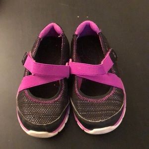 Toddler girls slip on shoes